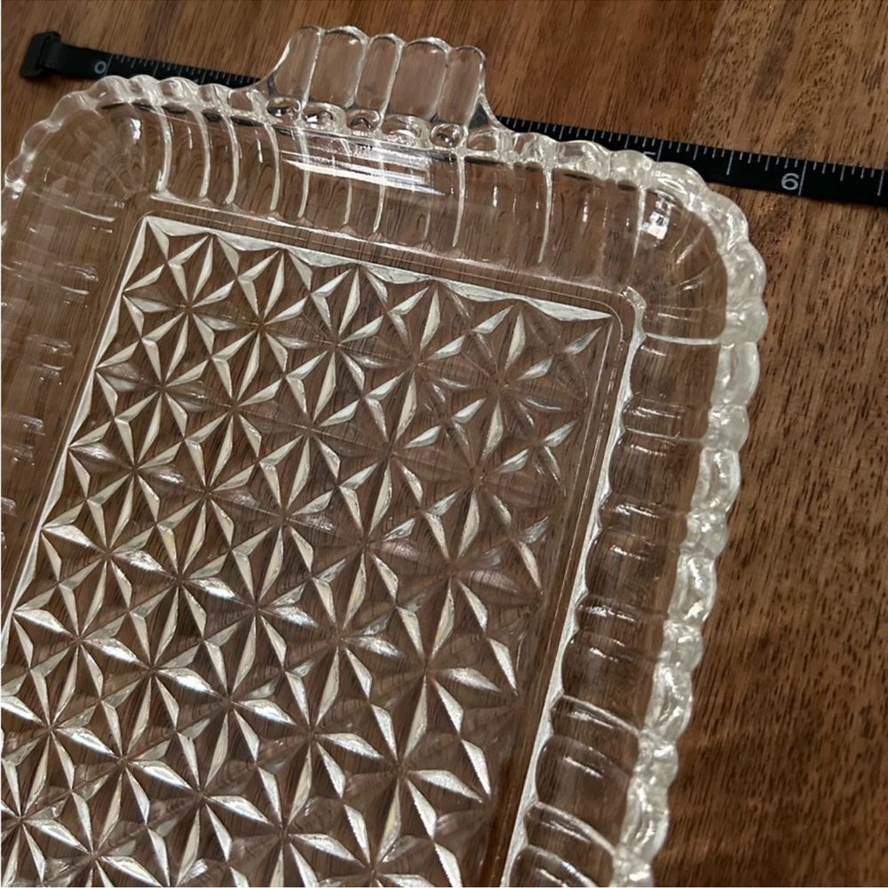 ✨Vintage Pressed Glass Vanity Tray | Perfume & Skincare Display Organizer✨ - Picture 11 of 12